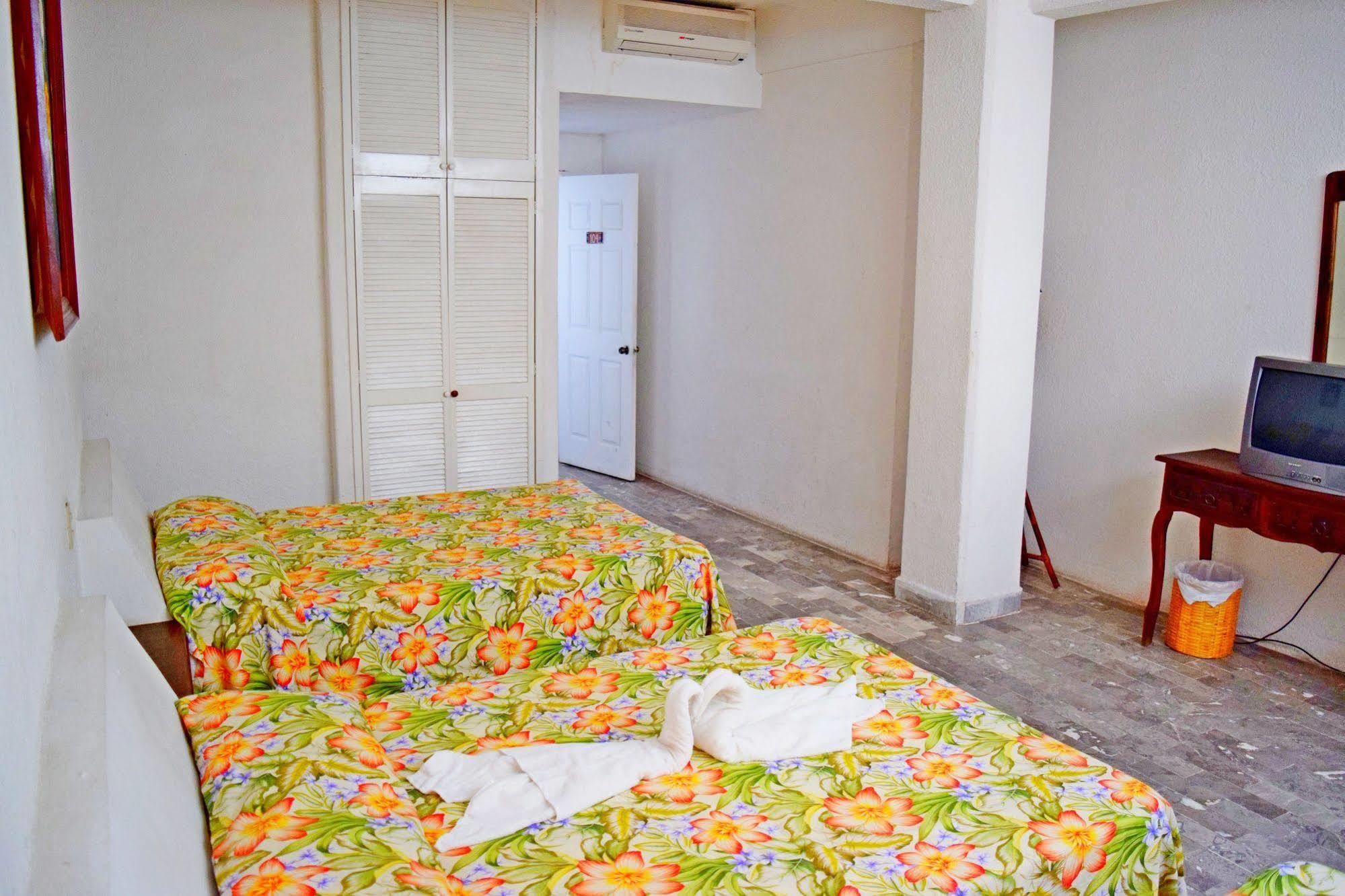 Hotel Corona Zihua Zihuatanejo Exterior foto